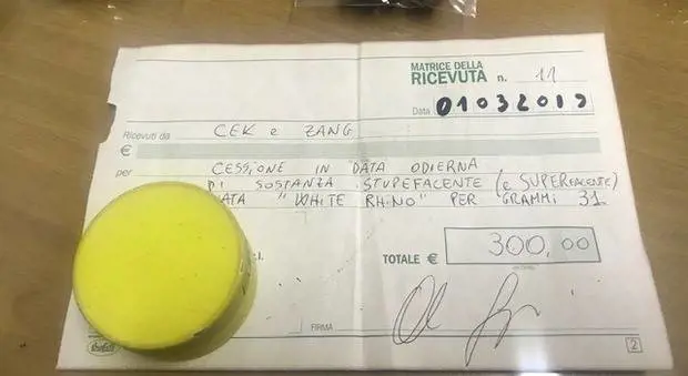Spacciava ed emetteva regolare fattura: arrestato 21enne