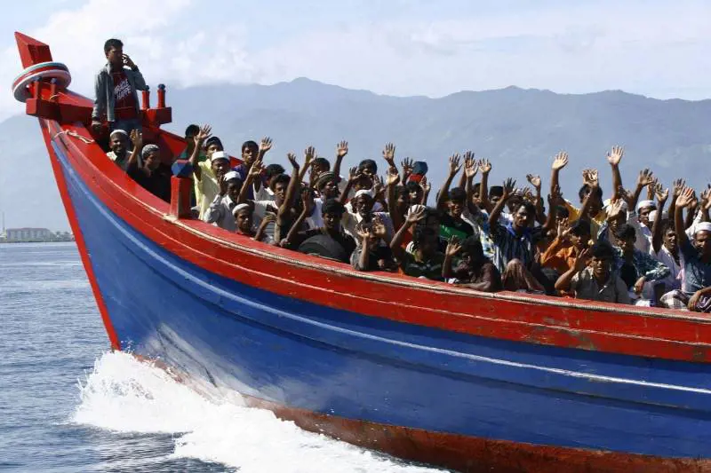 Migranti, è allarme terrorismo: "In 500 pronti a venire in Italia"