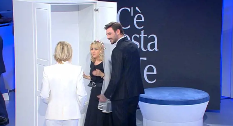 Luciana Littizzetto a C'è posta per te: "Ti presento Maria la marijuana"