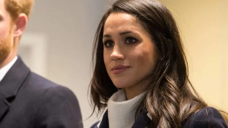 Meghan Markle si trucca da sola e cucina ogni giorno per Harry