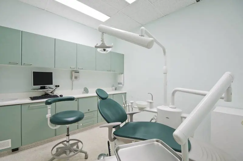 La parcella del dentista ci fa soffrire tanto