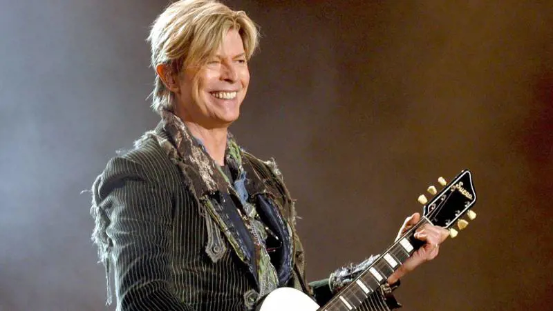 David Bowie, parlano la moglie e l'amante: "Un triangolo spirituale"