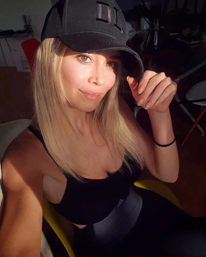Diletta Leotta si scatena al ritmo di musica ma la scollatura è eccessiva