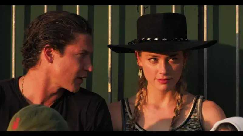 Amber Heard mollata dal ricco fidanzato Vito Schnabel