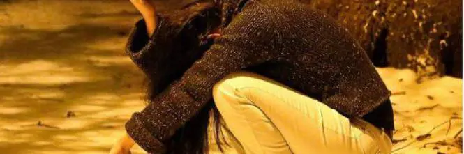 Napoli, difende ragazza da una rapina: 50enne picchiato da un extracomunitario