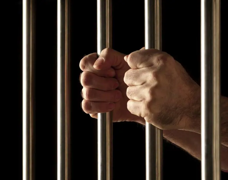 Nelle carceri italiane mancano i camici bianchi