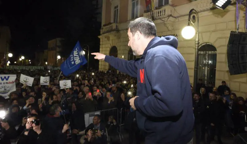 In Basilicata la folle gara degli alleati che si insultano