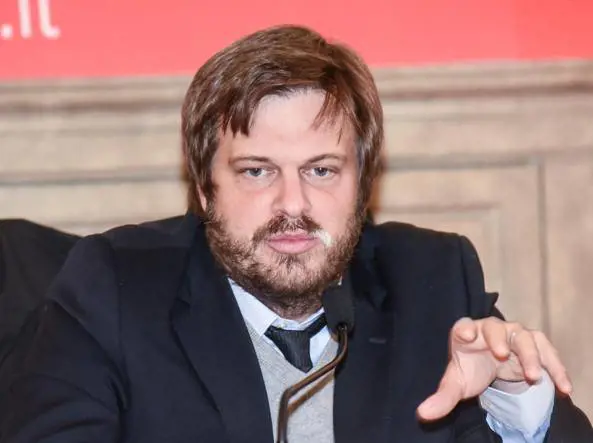 È bufera su Majorino: in un tweet paragona i terroristi ai sovranisti
