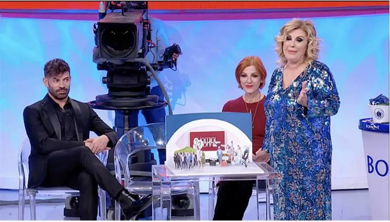 Gemma diventa "un plastico" come a Quarto Grado