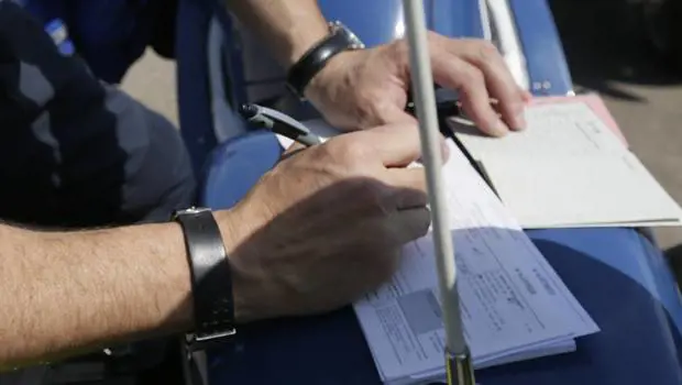 Vigevano, peruviano fa pipì in strada: scatta multa da 3.300 euro 
