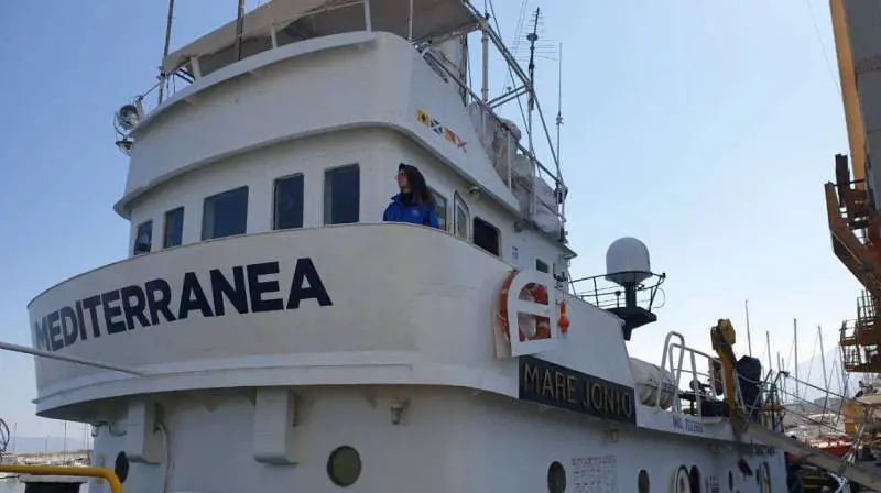 "Ora rotta su Lampedusa". È scontro Mare Jonio-fiamme gialle