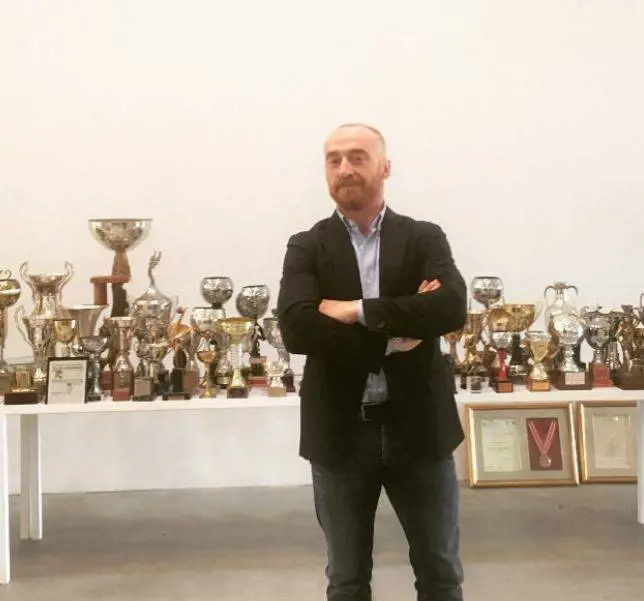 Jury Chechi mette all'asta i suoi trofei per salvare la sua prima palestra