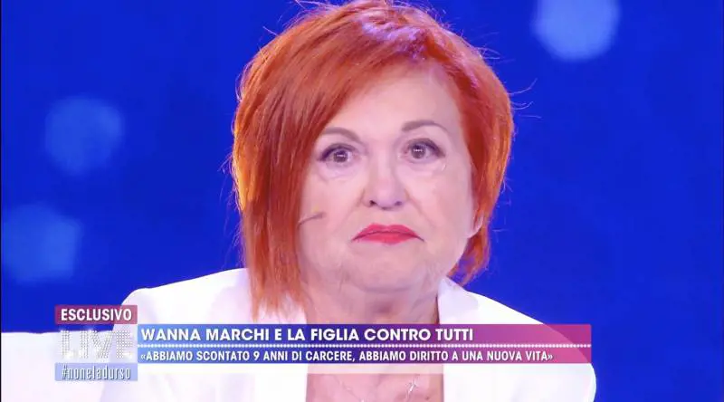 Wanna Marchi fuori controllo: "Punite per aver venduto sale a dei deficienti"