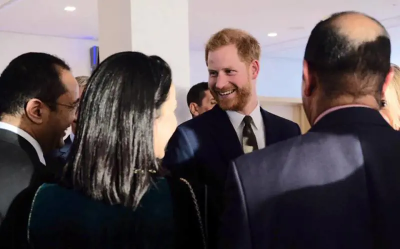 "Quando arriva il principe?". I bambini non riconoscono Harry