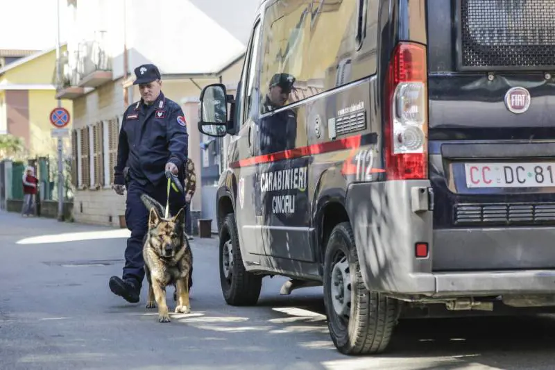 Scomparsa 17 anni fa: i cani molecolari fiutano tracce in casa del marito
