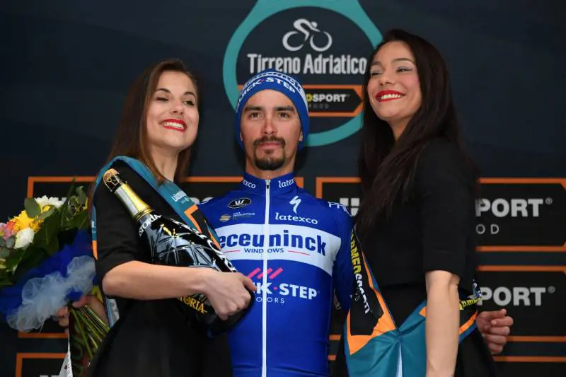 Ciclismo, Milano-Sanremo: trionfa il francese Alaphilippe