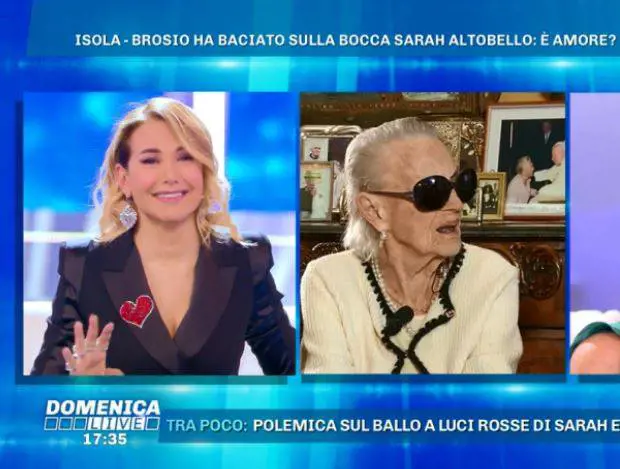 Isola dei Famosi, la mamma di Brosio: "Sarah ha un bel sedere, ma mio figlio..."