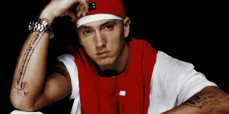 Eminem si infuria per le foto sexy in bikini della figlia