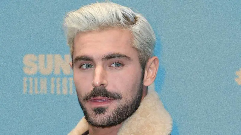 Zac Efron balla sulle note di Ice Ice Baby con 90 gradi sotto zero
