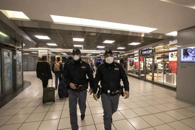 Stazione Termini, fumo dalla scala mobile: impianto bloccato