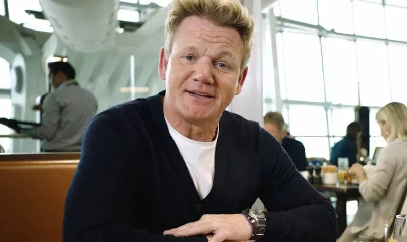 Gordon Ramsay chiude i suoi ristoranti a Londra: "Non so quando riapriremo"