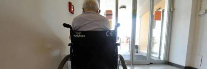 Catanzaro, anziani maltrattati. In manette operatori di una casa di riposo