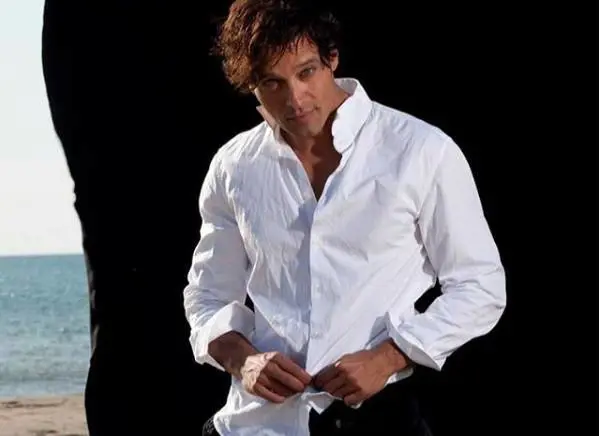 Gabriel Garko denuncia: "Si spacciano per me sui social chiedendo soldi"