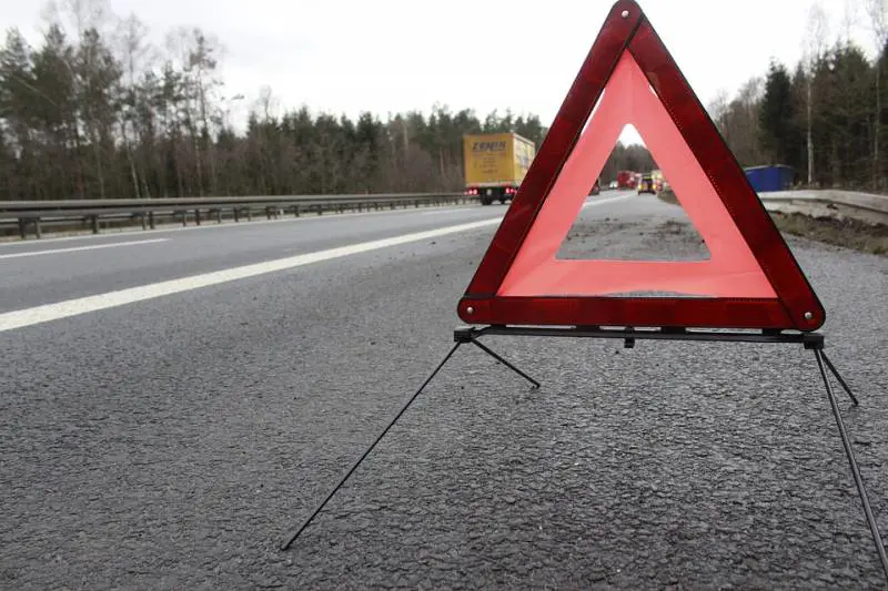 Auto vola giù dal viadotto della Magliana: grave il conducente