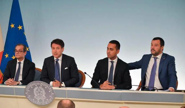 Alleati e nemici. Ci mancava il "bifrontismo" al governo