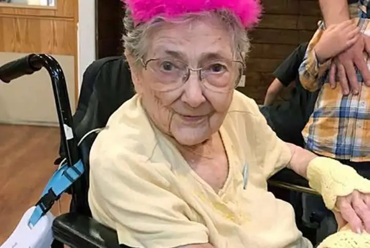 Visse sino a 99 anni con gli organi invertiti, Rose Marie non lo ha mai saputo