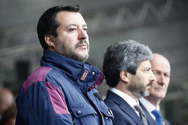 Salvini si ritrova accerchiato. Due date per la exit strategy