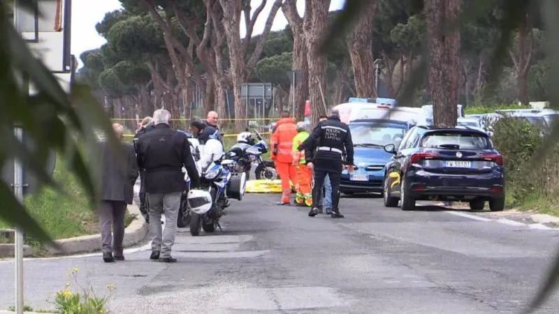 Auto ferma nel traffico in tilt: muore per un malore a 11 anni
