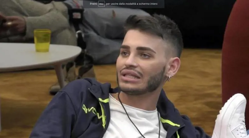 Grande Fratello, Cristian Imparato confessa: "Sono rifatto"