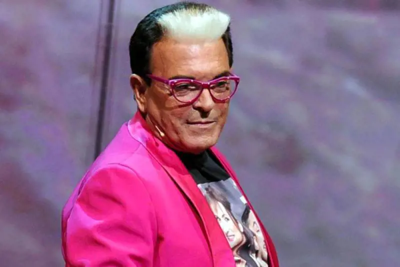 Cristiano Malgioglio mostra il piede e il web insorge: "Fa schifo"