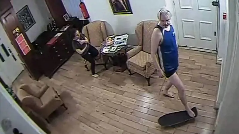Rivelazione choc: Assange era spiato insieme a chiunque gli facesse visita