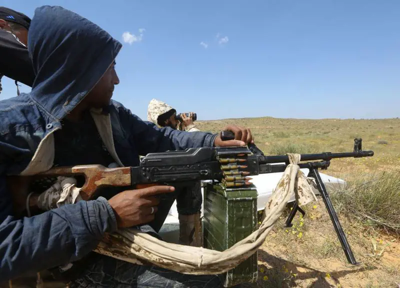 Libia, 300 morti E le tribù di Cirenaica: "Via gli italiani"