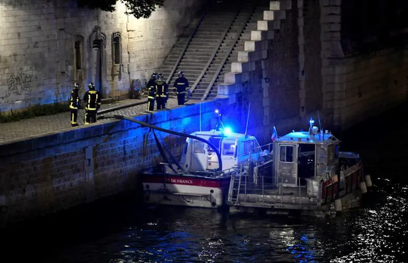 "Impossibile usare Canadair". Ma è polemica sui ritardi