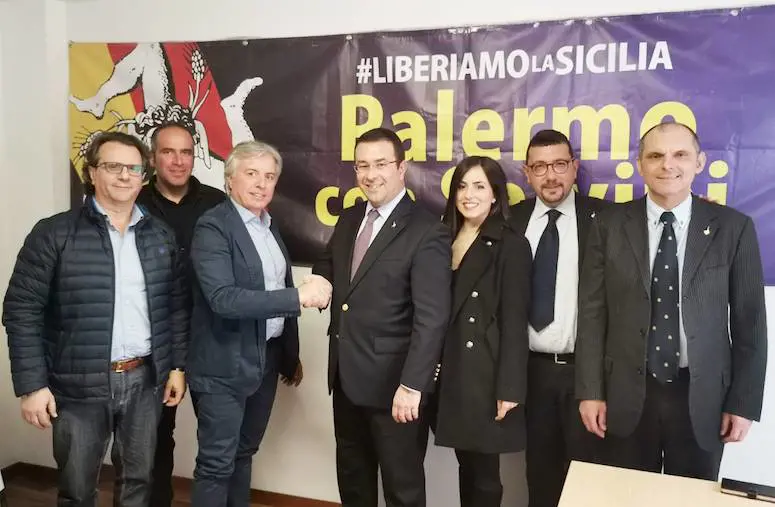Nella foto, da sinistra, Stefano Sciabica, Pietro Giammalva, Francesco Di Giorgio, il senatore Stefano Candiani, Agata Milazzo, Igor Gelarda ed Elio Ficarra