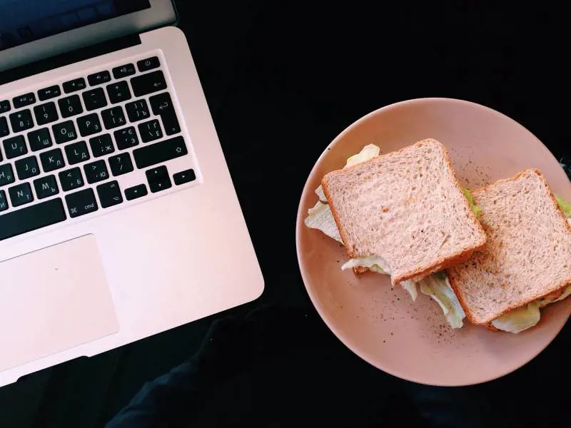 Pausa pranzo: i cibi da evitare per superare la prova costume