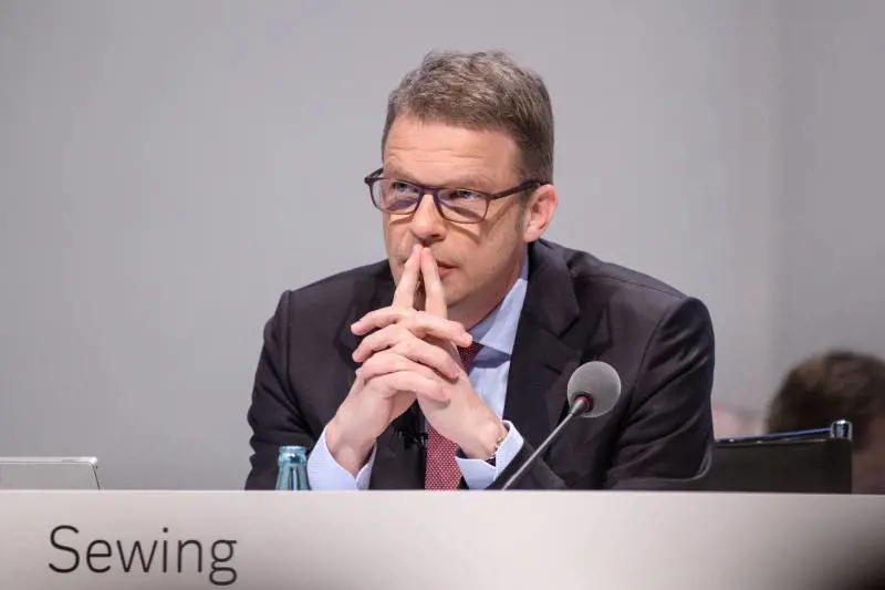 Salta Deutsche-Commerz. Ora il mercato scruta le mosse di Unicredit