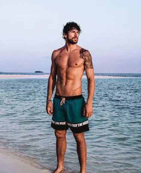 Gaffe per Ignazio Moser: spunta un vibratore nelle sue Instagram story