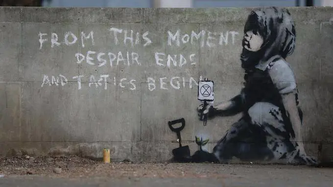 Banksy colpisce ancora: a Londra murale contro il cambiamento climatico