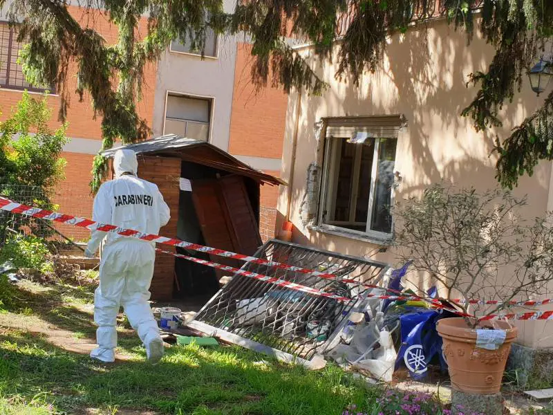 Spara e ferisce il ladro 16enne: "Se non entri, non succede..."