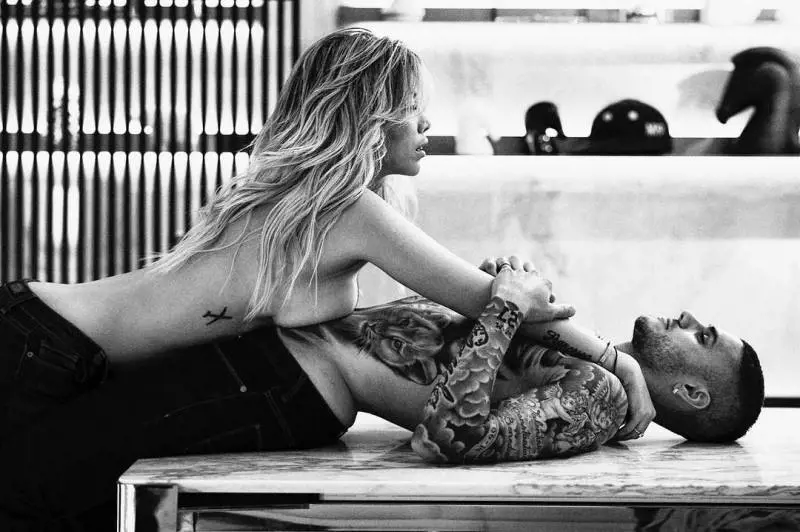 Wanda Nara replica a Capello: "Anche i tuoi giocatori facevano foto come Mauro'"