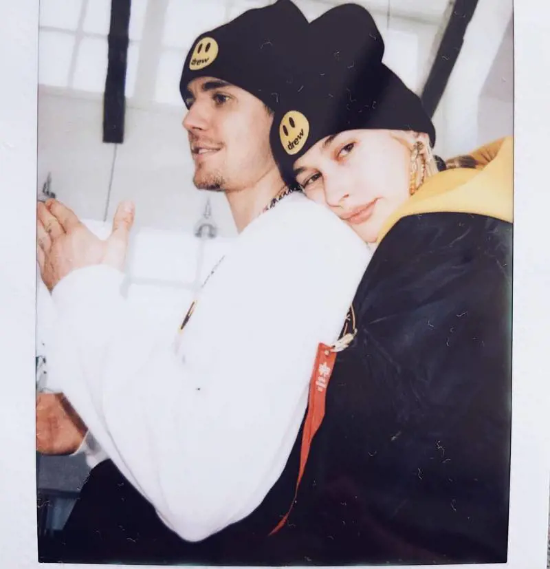 Hailey Baldwin contro gli haters: "Crescete, marmocchi"