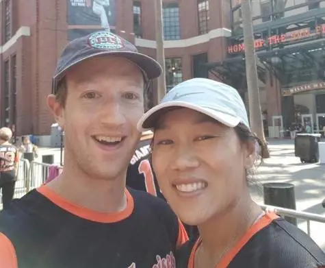 Mark Zuckerberg inventa la “scatola del sonno” per la moglie