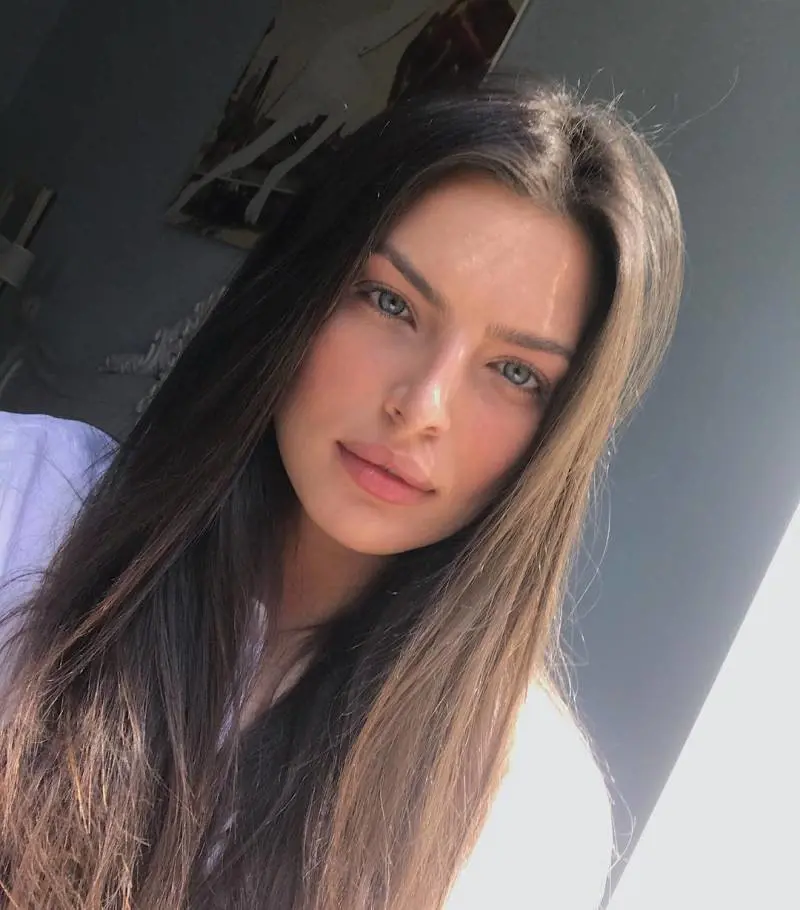 Ciao Darwin, la sexy Alba Vejseli è la nuova Madre Natura