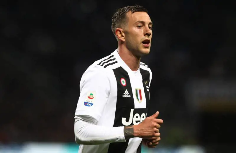 Juventus, ladri a casa di Bernardeschi durante il derby: la fidanzata sventa il furto