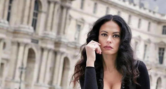 La rivelazione della Cucinotta: "Volevo ridurre il seno"