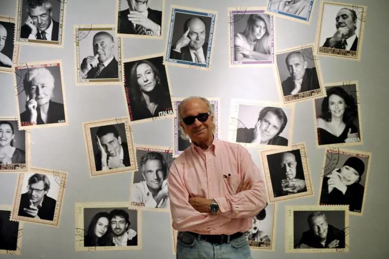 "Le mie foto ai vip meglio di una seduta dallo psicanalista"